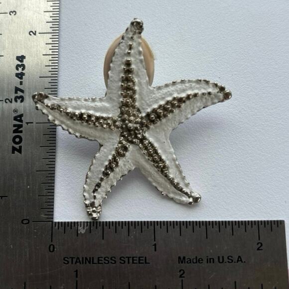 Vintage 1980 Silver Tone & White Large Starfish Nautical Clip On Earrings - Picture 4 of 5